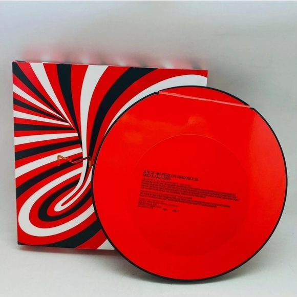 MAC size of the prize eye shadow X 25 - Picture 10 of 12